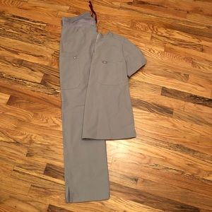 Figs one pocket scrub top & Kade cargo pants